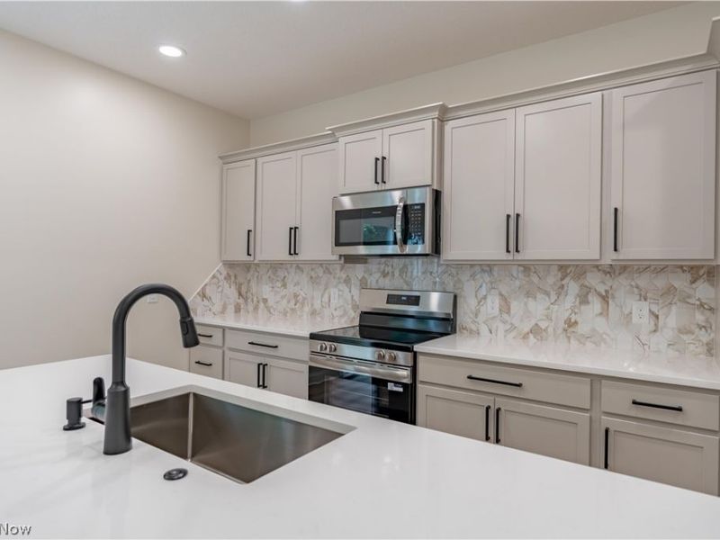 7876 Burkey Road NW, North Canton, OH 44720 Photo 11
