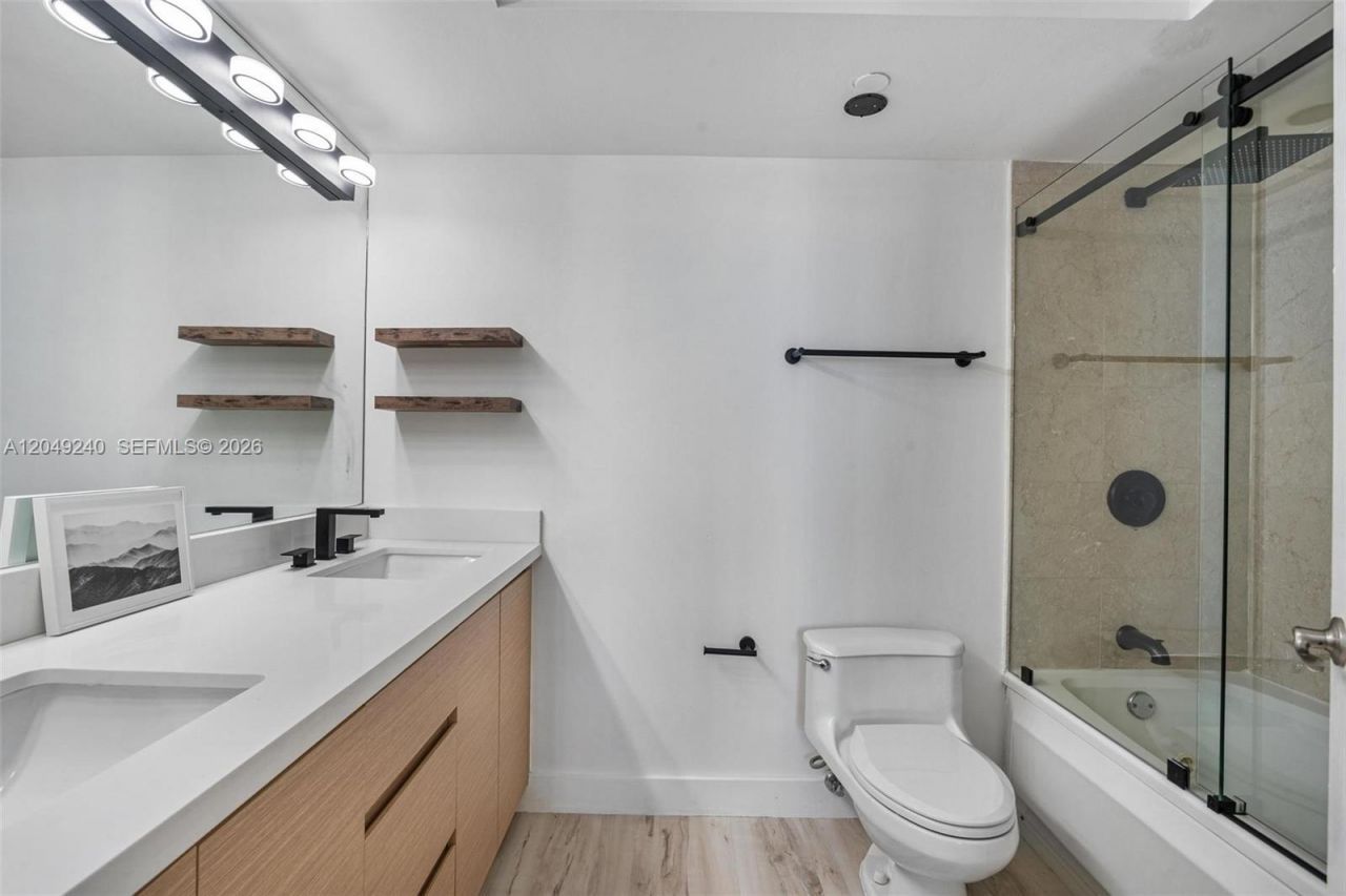 5900 Collins Ave, Unit 1406, Miami Beach, FL 33140 Photo