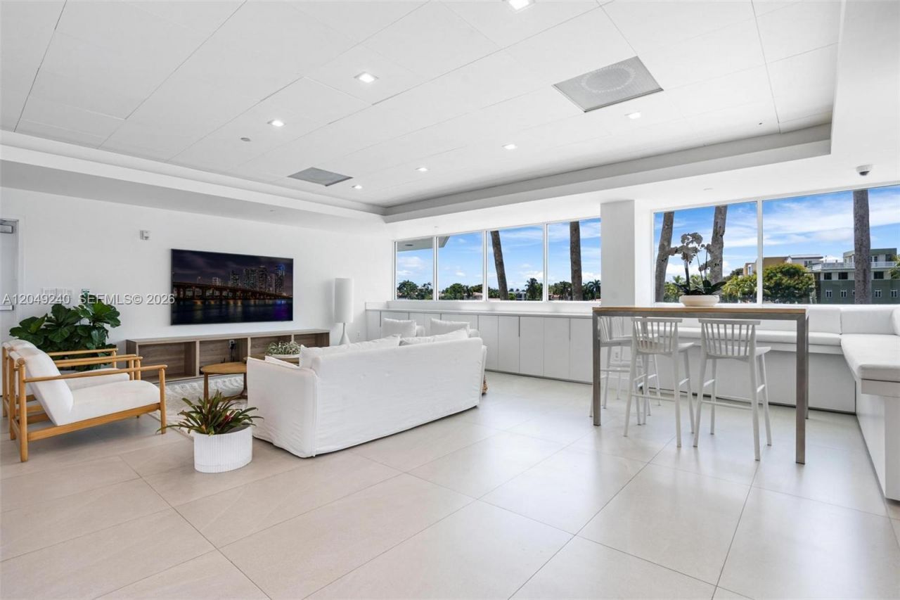 5900 Collins Ave, Unit 1406, Miami Beach, FL 33140 Photo
