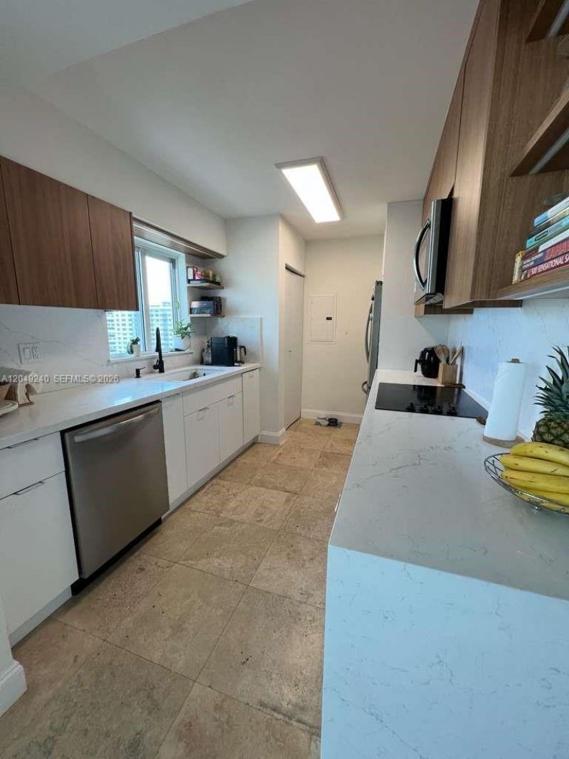 5900 Collins Ave , Unit 1406, Miami Beach, FL 33140 Photo