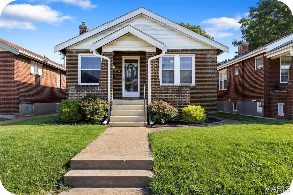 5733 Finkman Street, Saint Louis, MO 63109 Main Photo