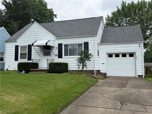 1021 W College Road , Alliance, OH 44601