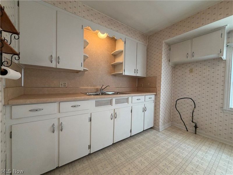 1021 W College Road, Alliance, OH 44601 Photo 11