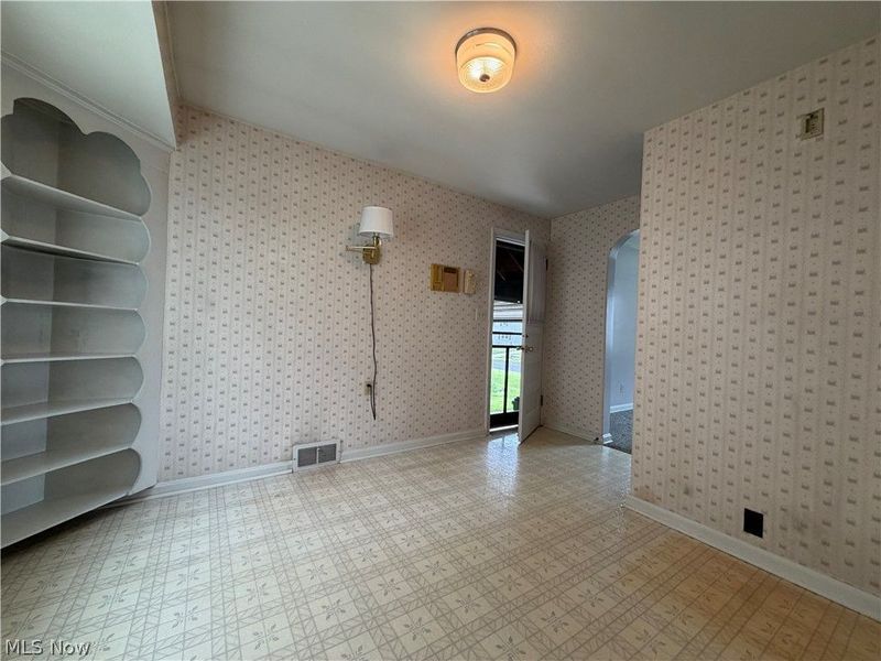 1021 W College Road, Alliance, OH 44601 Photo 12