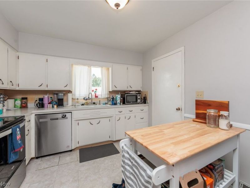 3284-3290 Hudson Drive , Cuyahoga Falls, OH 44221 Photo 10