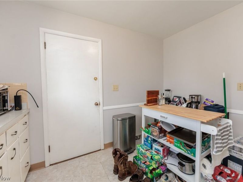 3284-3290 Hudson Drive , Cuyahoga Falls, OH 44221 Photo 11