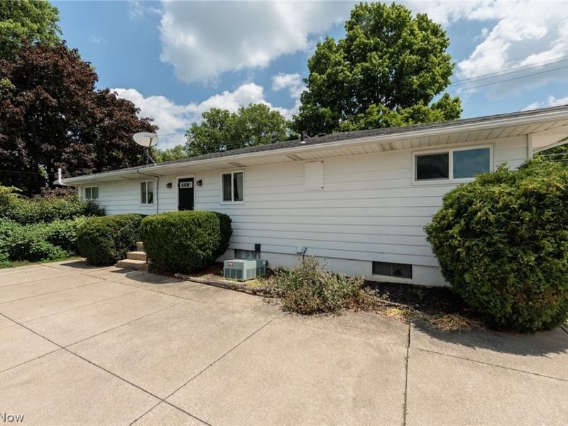 3284-3290 Hudson Drive , Cuyahoga Falls, OH 44221 Photo 5