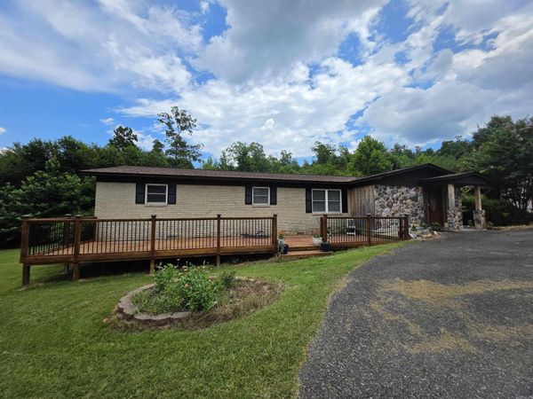 906 Surrey Road , Hot Springs, AR 71909