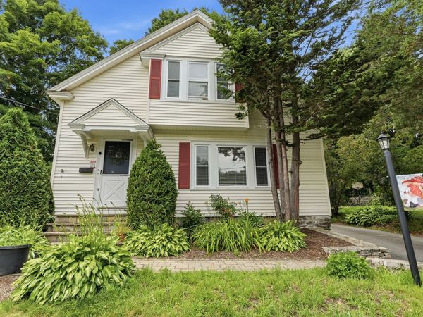 31 Wildrose Ave, Worcester, MA 01602
