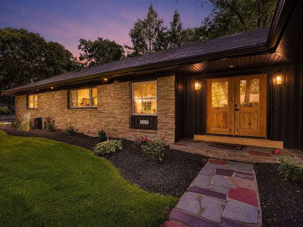 127 Magnolia Cir, Longmeadow, MA 01106