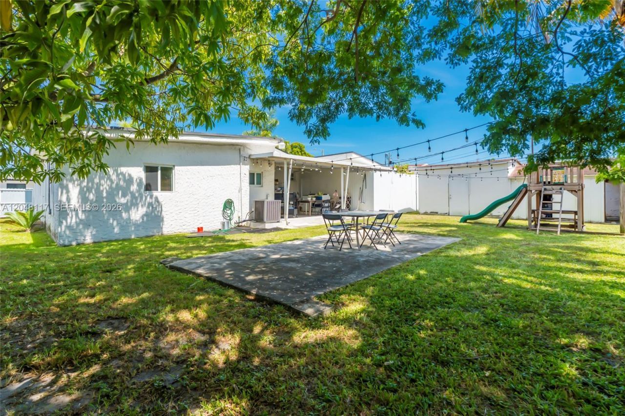 114 SW Sw 57th Ct, Miami, FL 33144 Photo