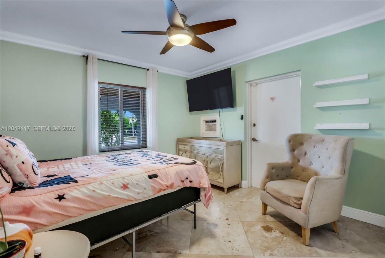 114 SW Sw 57th Ct, Miami, FL 33144 Photo