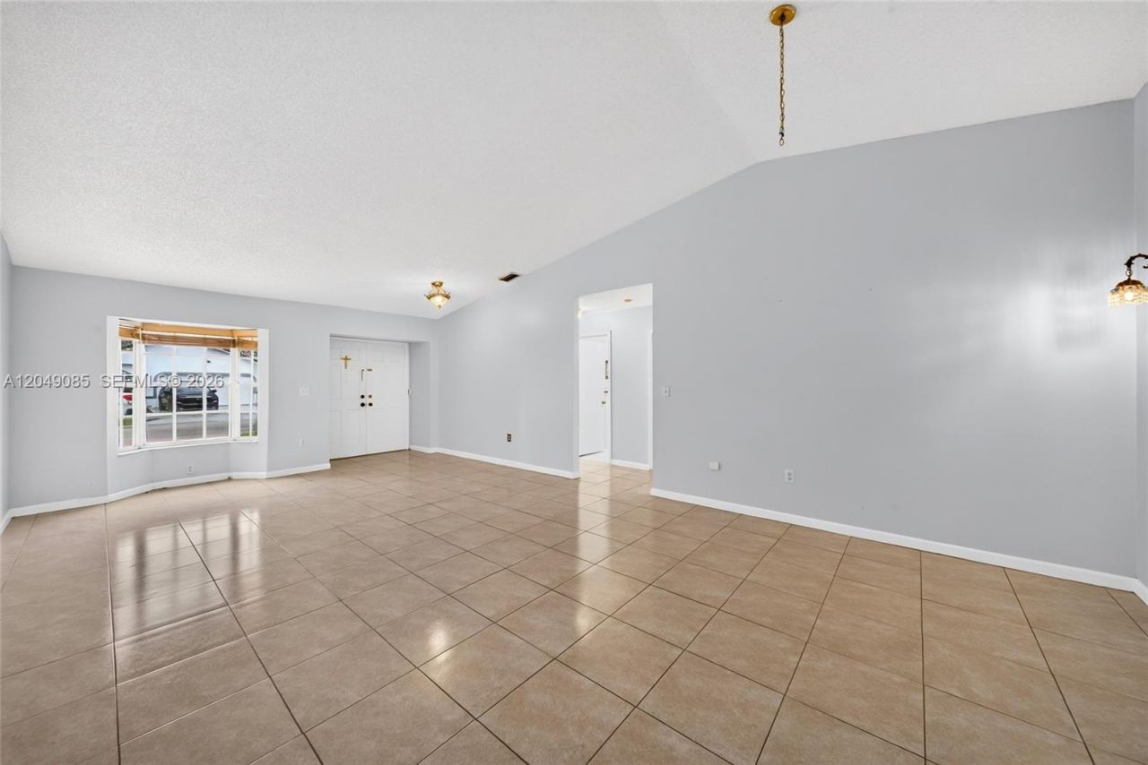 14412 SW 115th St , Miami, FL 33186 Photo