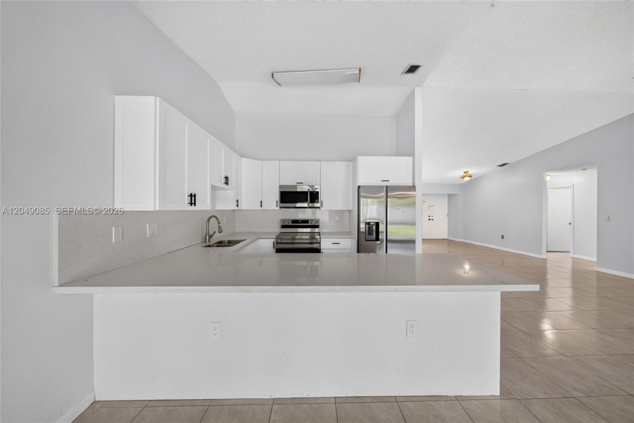 14412 SW 115th St , Miami, FL 33186 Photo