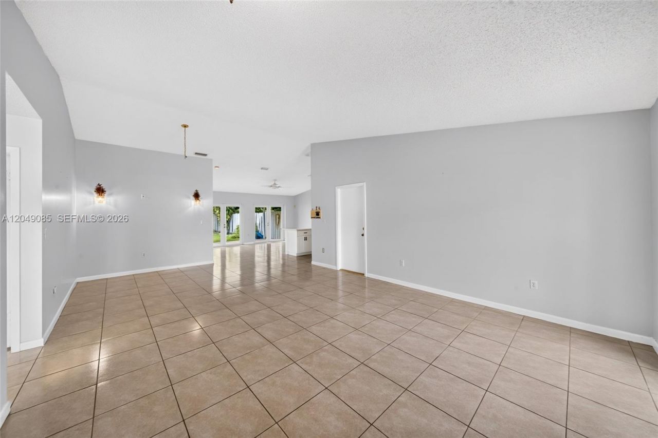 14412 SW 115th St , Miami, FL 33186 Photo