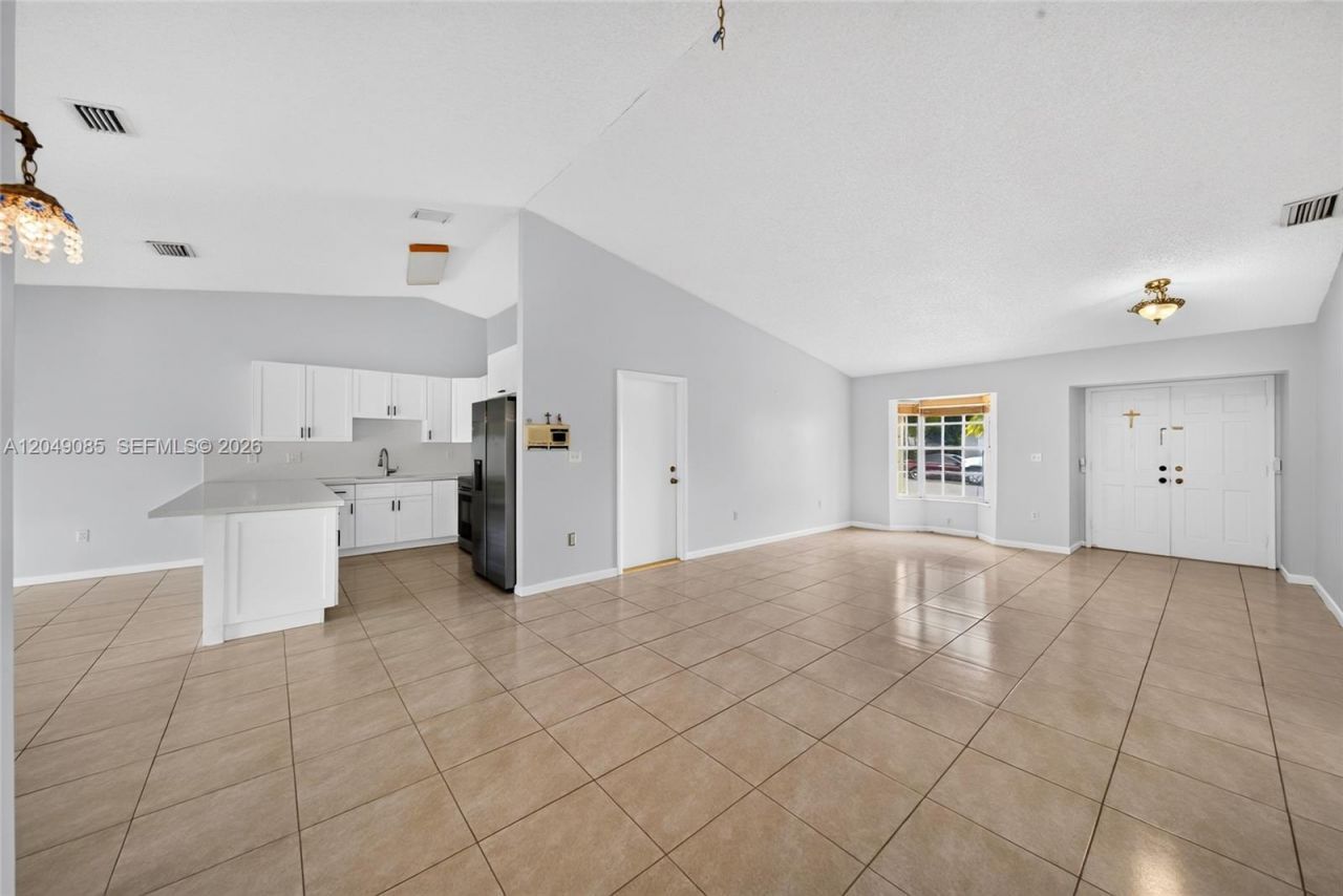 14412 SW 115th St , Miami, FL 33186 Photo