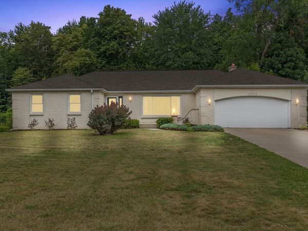 13885 Windemere Drive NW, Grand Rapids, MI 49534