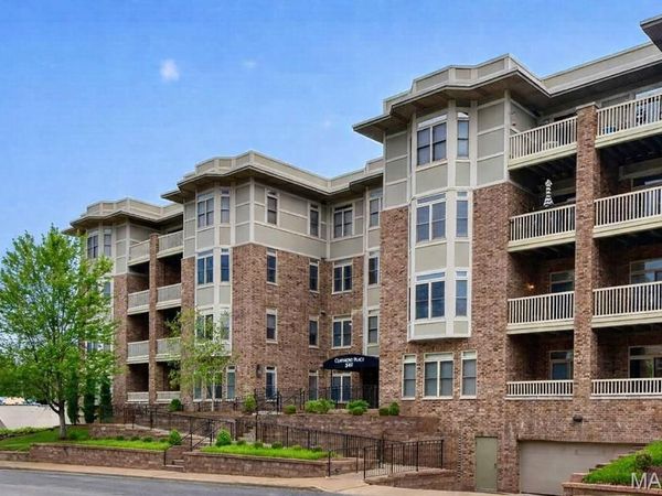 540 North and South Road, Unit 103, University City, MO 63130