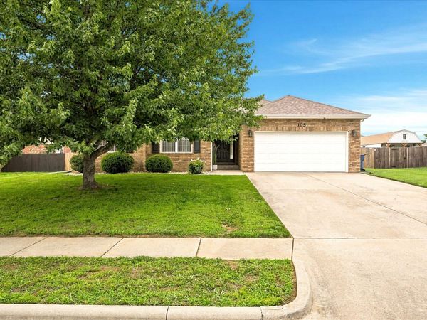 105 E Osage Street, Strafford, MO 65757