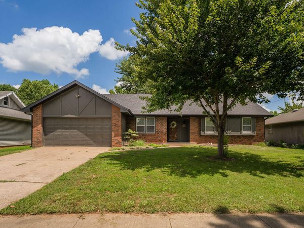 1209 W Berkeley Street, Springfield, MO 65807