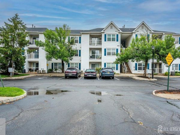 525 Waterford Drive, Edison, NJ 08817