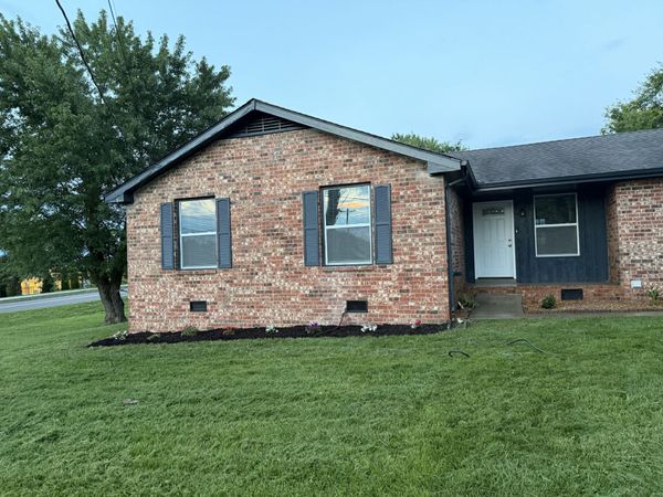 120 Overlook Dr , Hendersonville, TN 37075