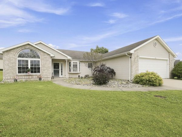 252 Broadmore Circle, Angola, IN 46703