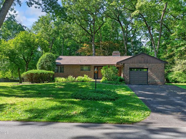 15 Lyons Avenue, Delmar, NY 12054