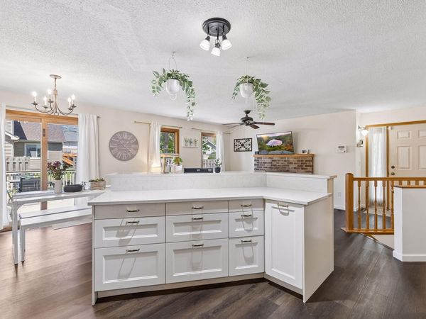 10270 Arrowwood Drive, Eden Prairie, MN 55347