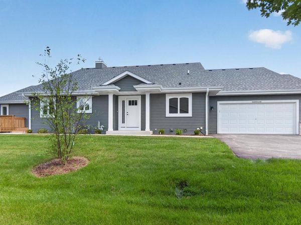 W206N16182 Stonebrook DRIVE, Jackson, WI 53037