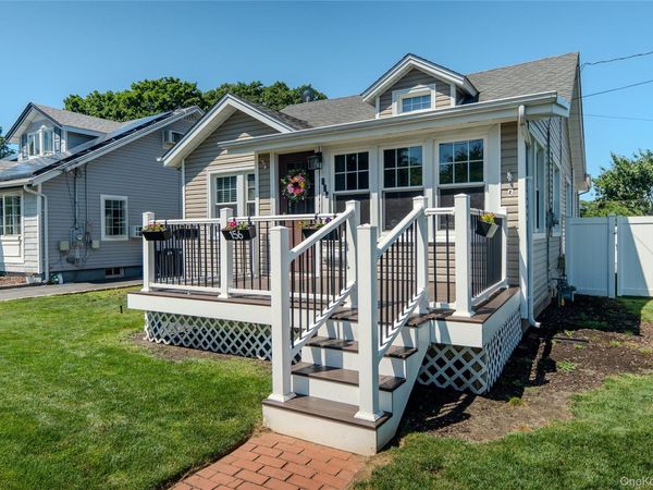 156 Fairview Avenue, Bayport, NY 11705