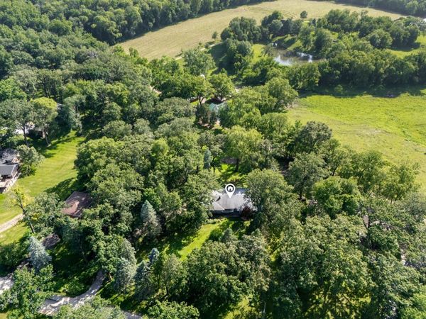 310 Woodlawn Road , Long Grove, IA 52756