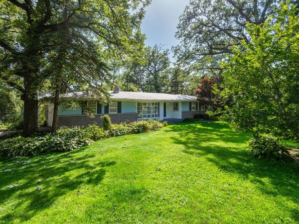 310 Woodlawn Road , Long Grove, IA 52756