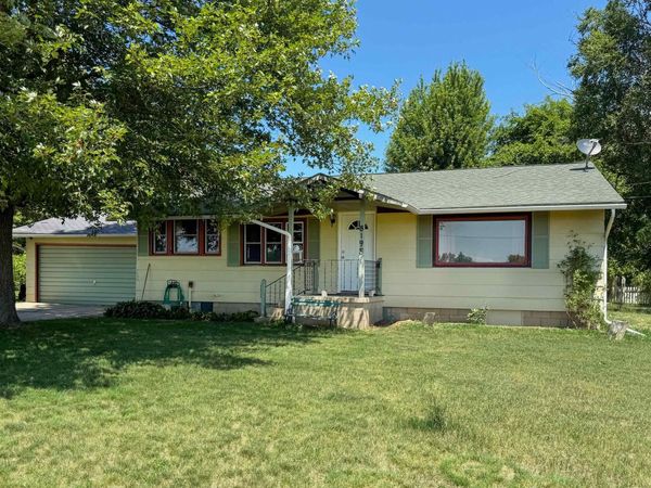8195 Broomfield Road E, Mt Pleasant, MI 48858