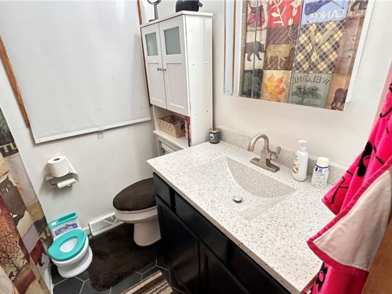8470 Shadyview Avenue NW, Clinton, OH 44216 Photo 8
