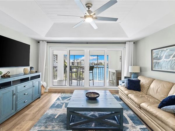 9101 Vanderbilt DR, Unit 302, NAPLES, FL 34108