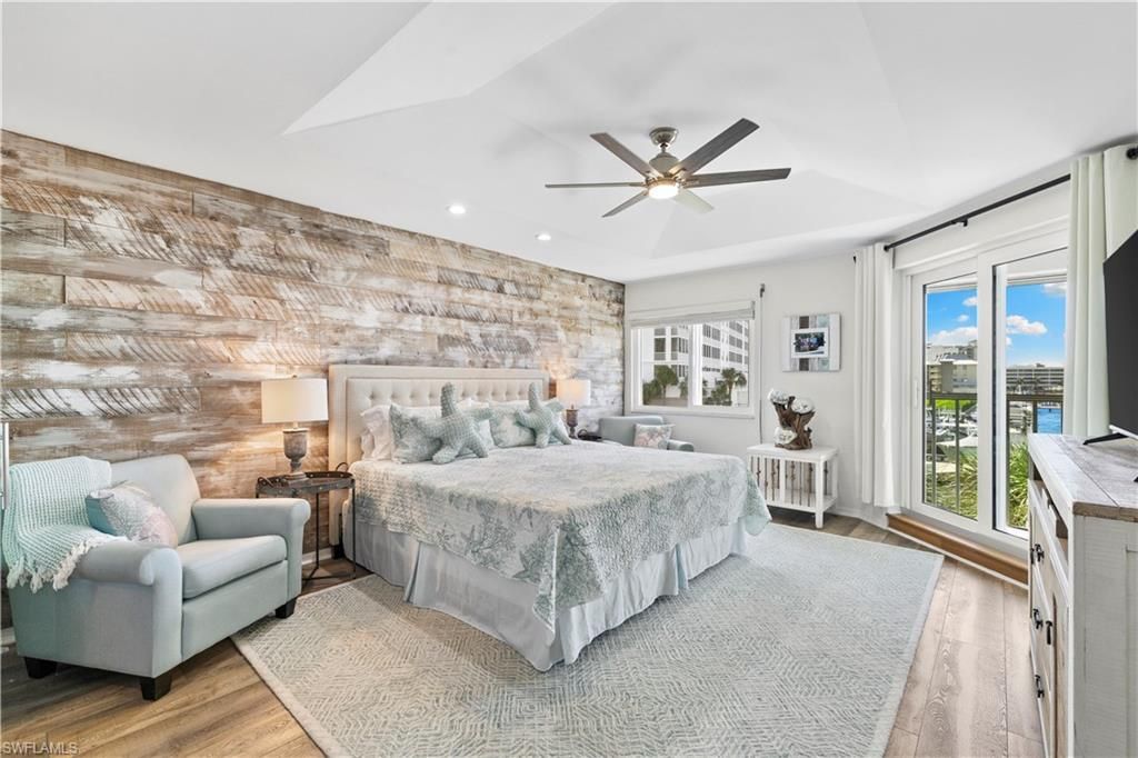 9101 Vanderbilt Dr, Unit 302, Naples, FL 34108 Photo