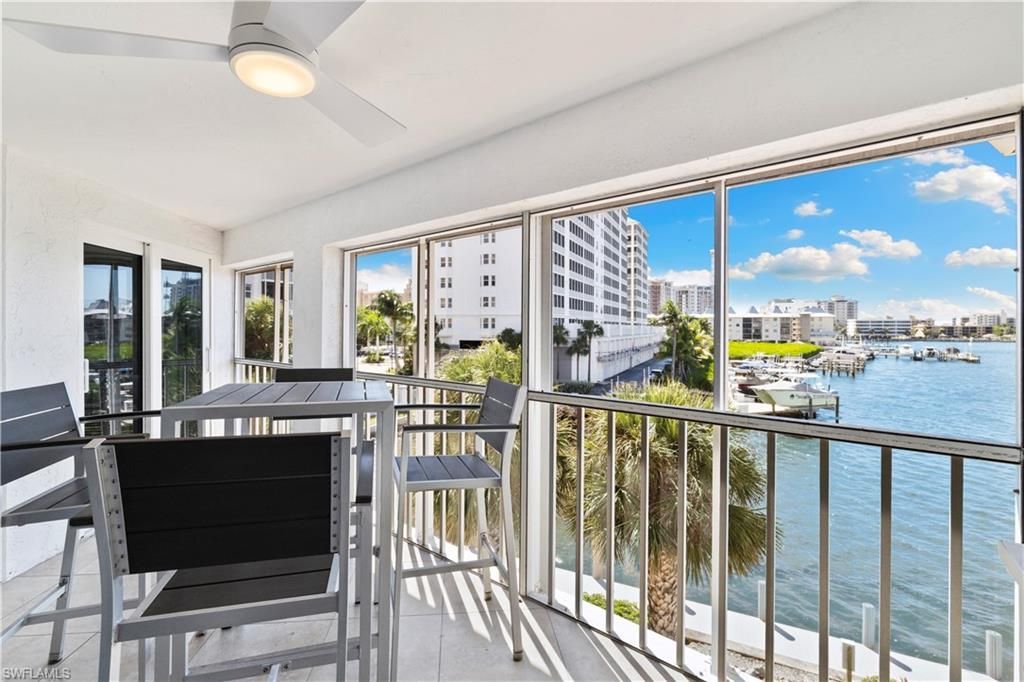 9101 Vanderbilt Dr, Unit 302, Naples, FL 34108 Photo