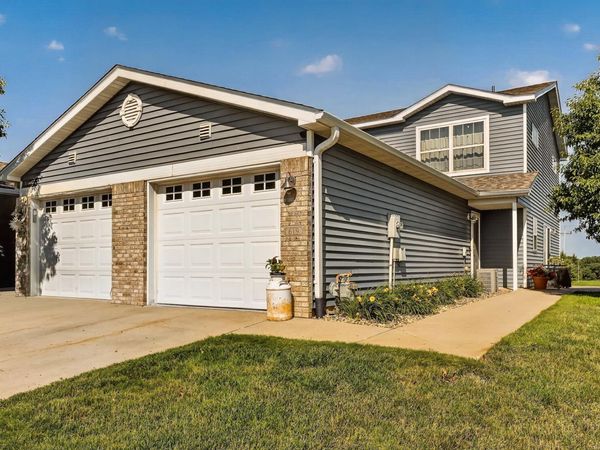 619 Pointe Court SW, Rochester, MN 55902
