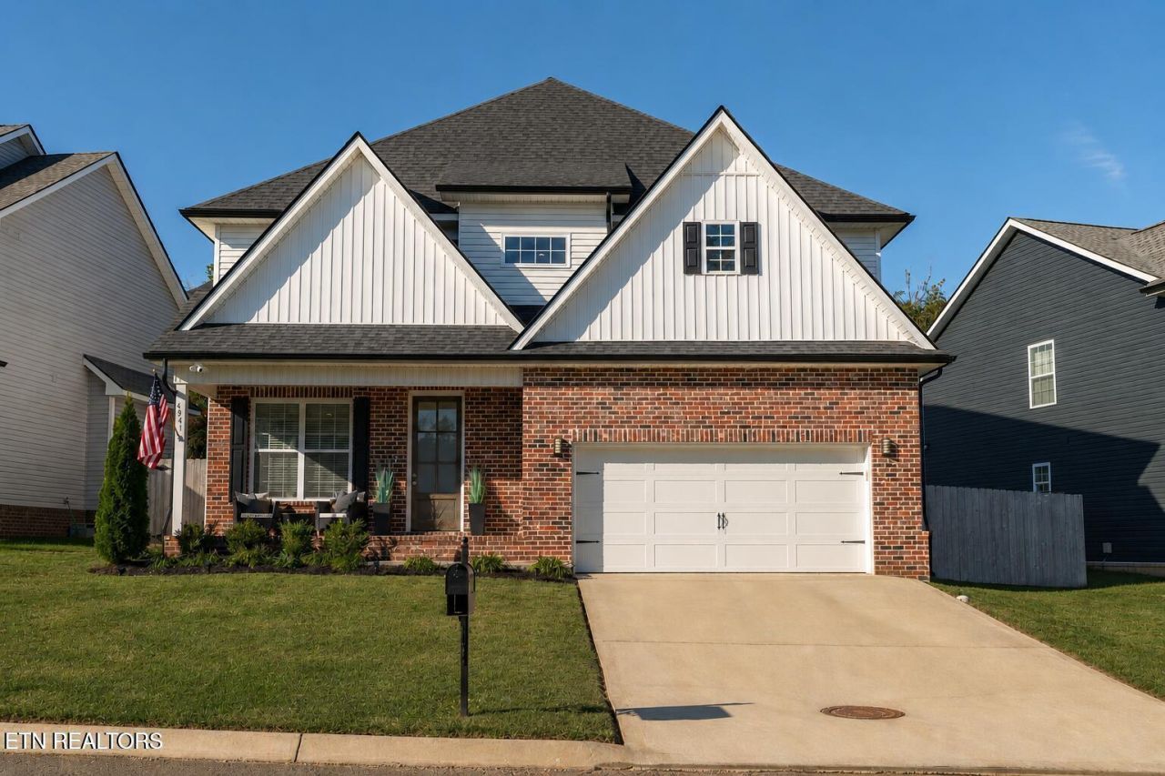 4941 Creek Bank Drive, Knoxville, TN 37920 Main Photo