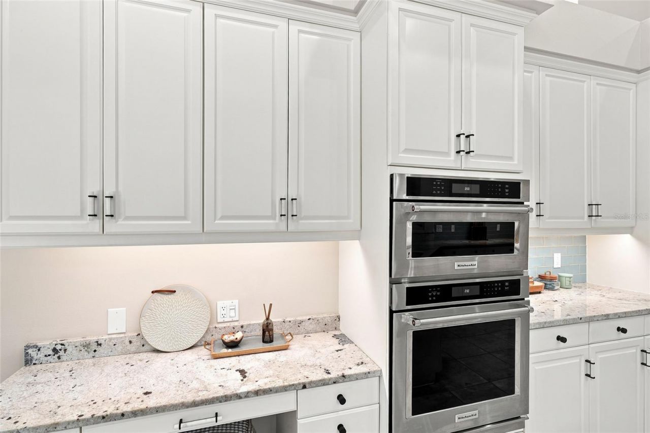 3526 Fair Oaks Lane, Longboat Key, FL 34228 Photo