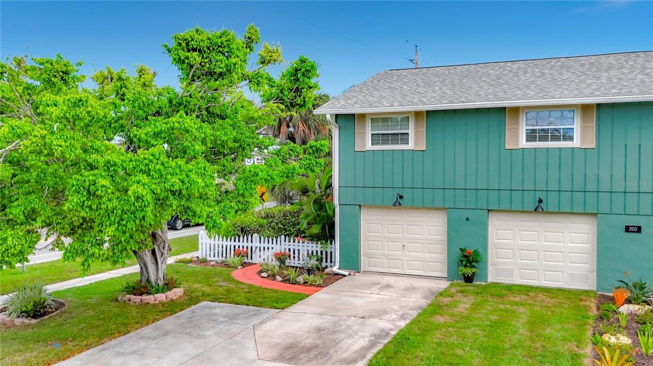 202 Peacock Lane, Unit A, Holmes Beach, FL 34217 Photo