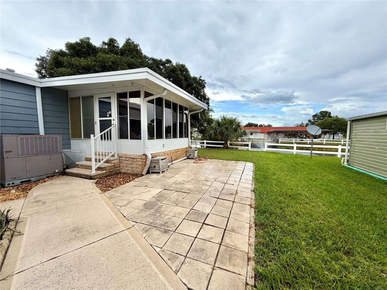 3014 Rainbow Road , Tavares, FL 32778 Photo