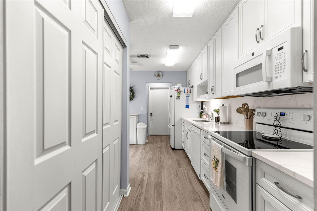 2226 Cypress Cove Drive, Unit 2226, Tavares, FL 32778 Photo