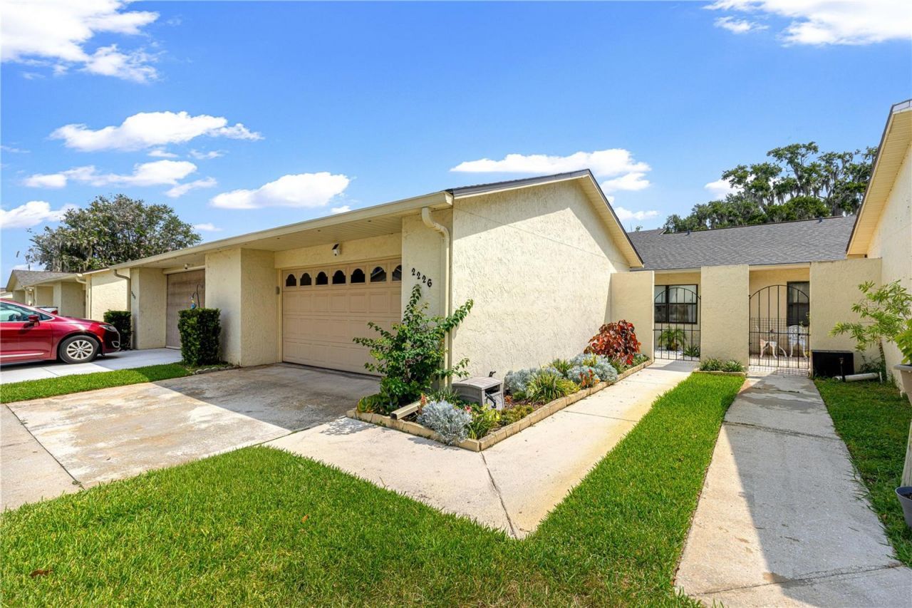 2226 Cypress Cove Drive, Unit 2226, Tavares, FL 32778 Photo