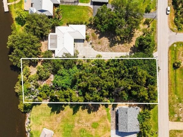 LEMON BAY DRIVE , VENICE, FL 34293