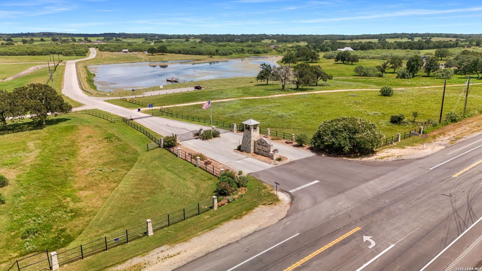 170 Sam Houston, Luling, TX 78648 Main Photo