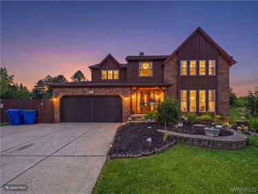 73 Larsen Lane, Buffalo, NY 14224