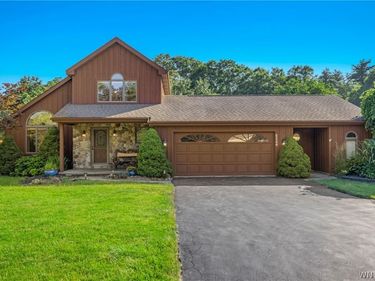 5346 Oakridge Drive, Hamburg, NY 14075