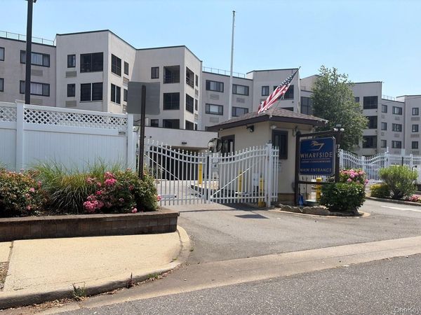 725 Miller Avenue , Unit 238, Freeport, NY 11520